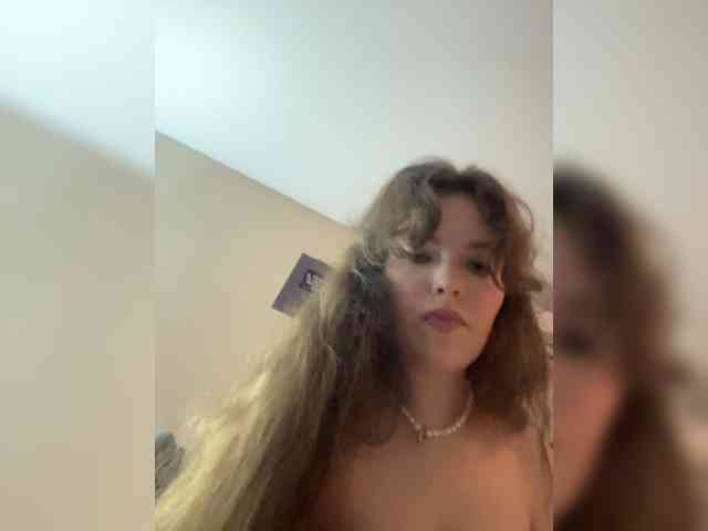 YourLadyyy webcam