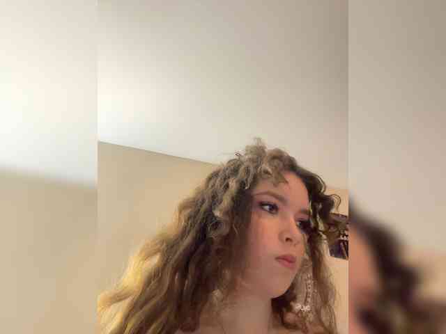 YourLadyyy webcam