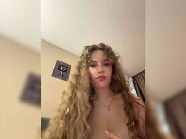 YourLadyyy webcam