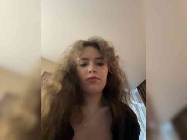 YourLadyyy webcam
