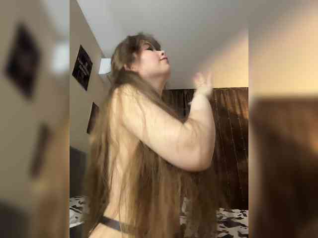 YourLadyyy webcam