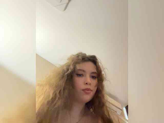 YourLadyyy webcam