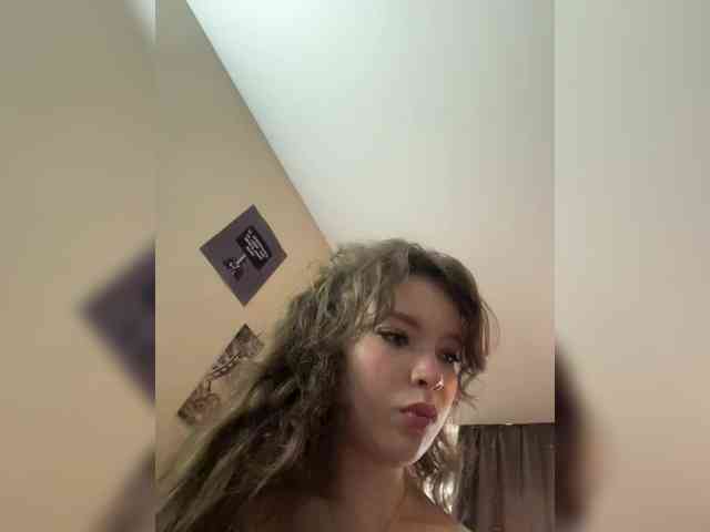 YourLadyyy webcam