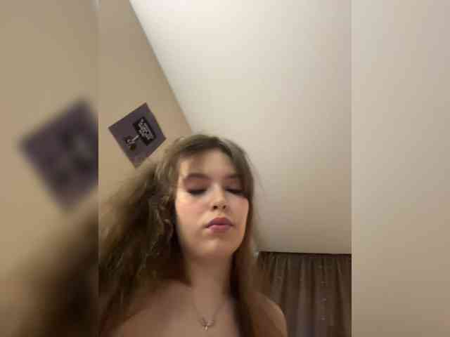 YourLadyyy webcam