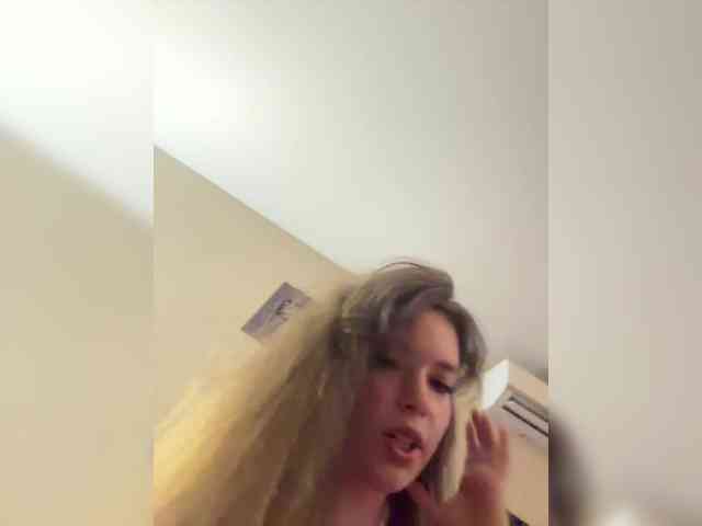 YourLadyyy webcam