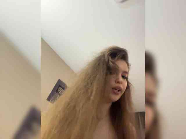 YourLadyyy webcam