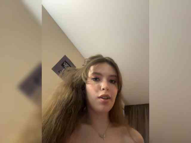 YourLadyyy webcam