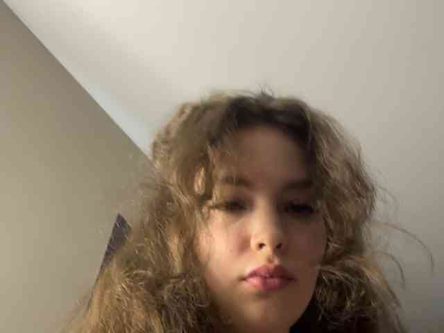 YourLadyyy webcam