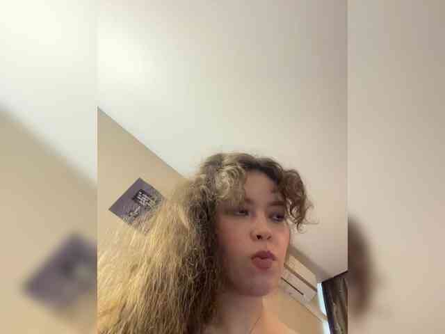 YourLadyyy webcam