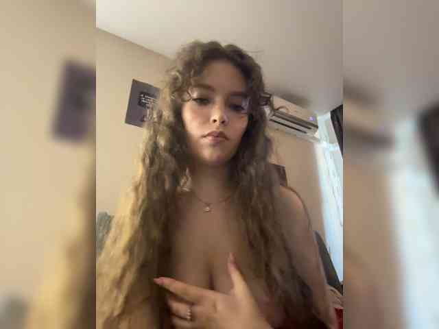 YourLadyyy webcam