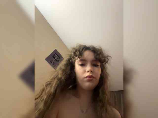 YourLadyyy webcam