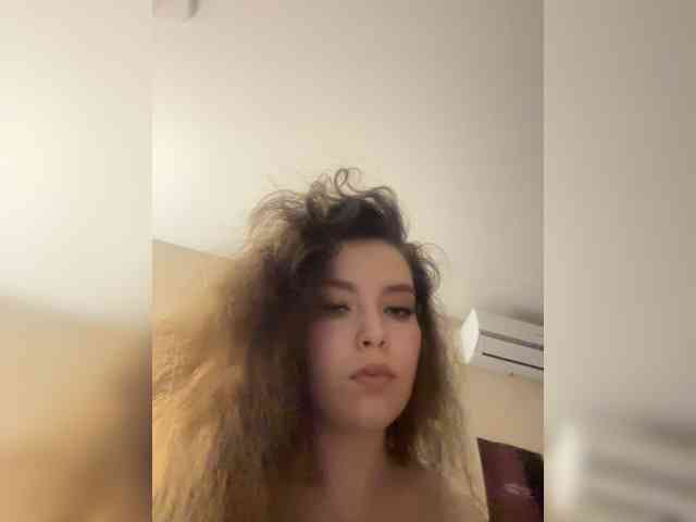YourLadyyy webcam