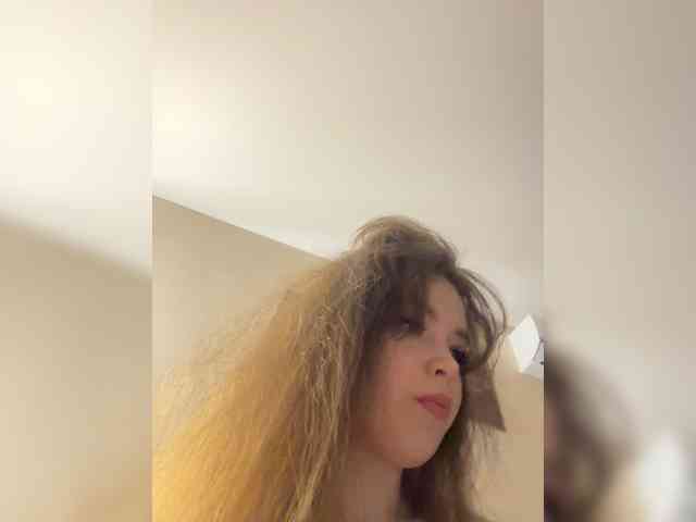 YourLadyyy webcam