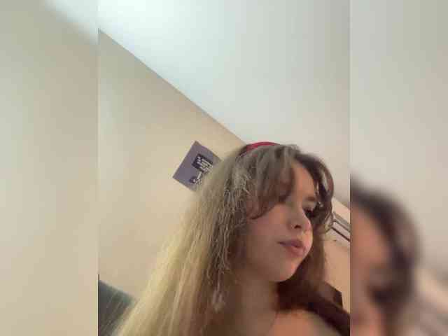 YourLadyyy webcam