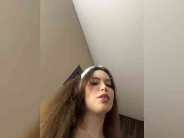 YourLadyyy webcam