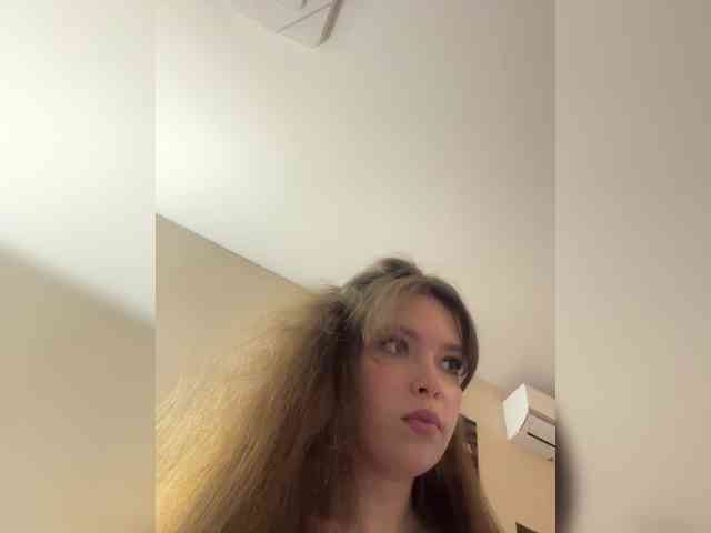 YourLadyyy webcam