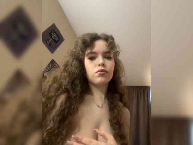 YourLadyyy webcam