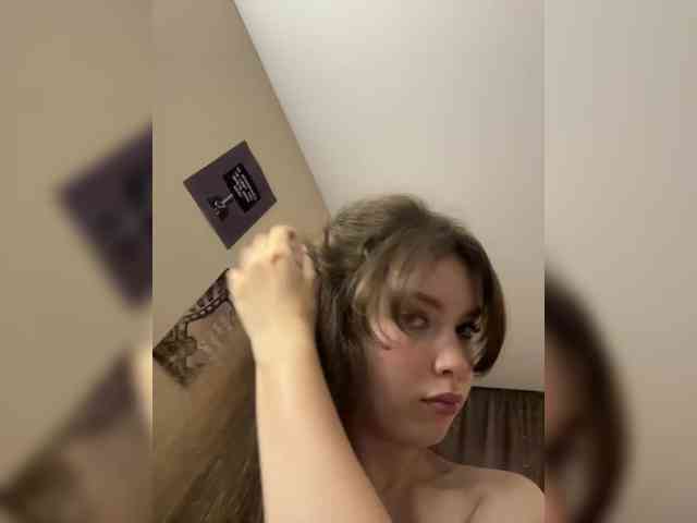YourLadyyy webcam