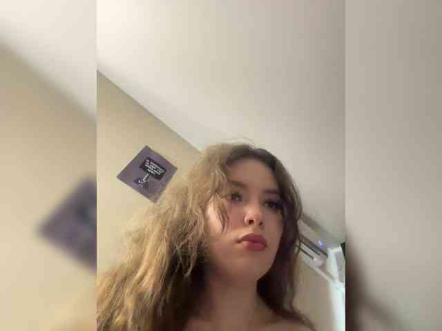 YourLadyyy webcam