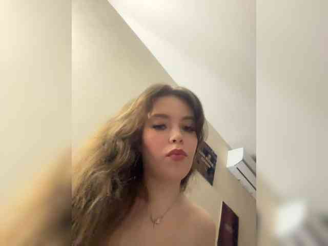YourLadyyy webcam