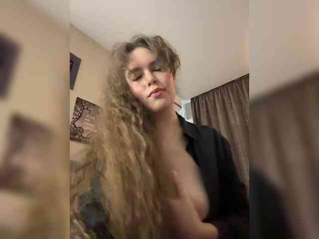 YourLadyyy webcam