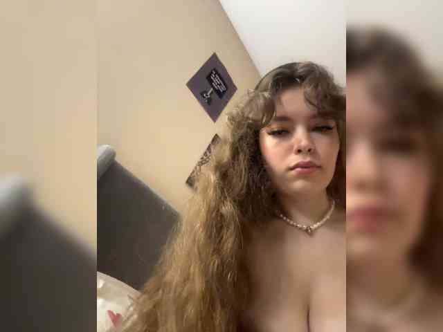 YourLadyyy webcam