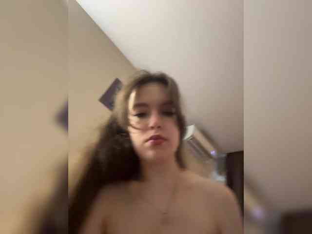 YourLadyyy webcam