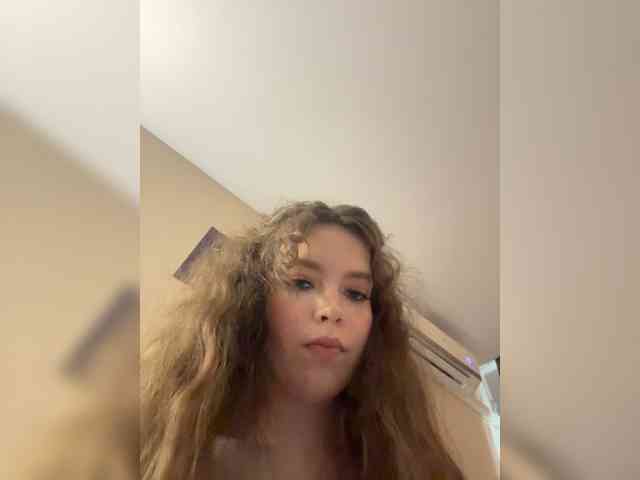 YourLadyyy webcam