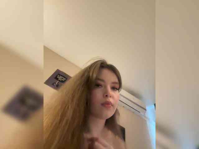 YourLadyyy webcam