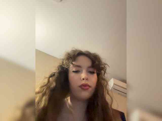 YourLadyyy webcam