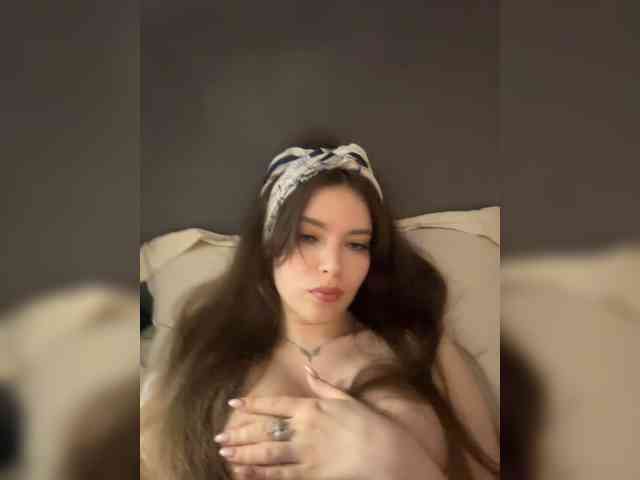 YourLadyyy webcam
