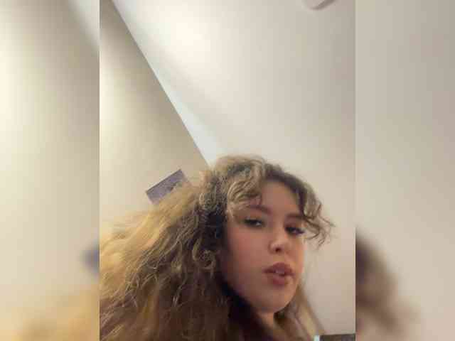 YourLadyyy webcam
