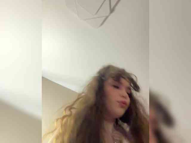 YourLadyyy webcam
