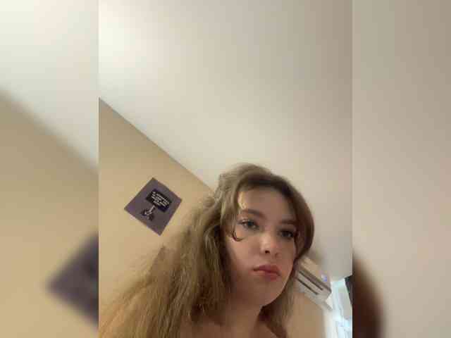 YourLadyyy webcam