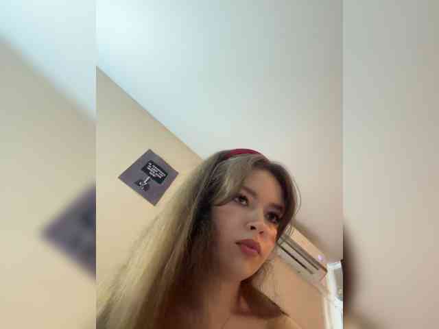 YourLadyyy webcam