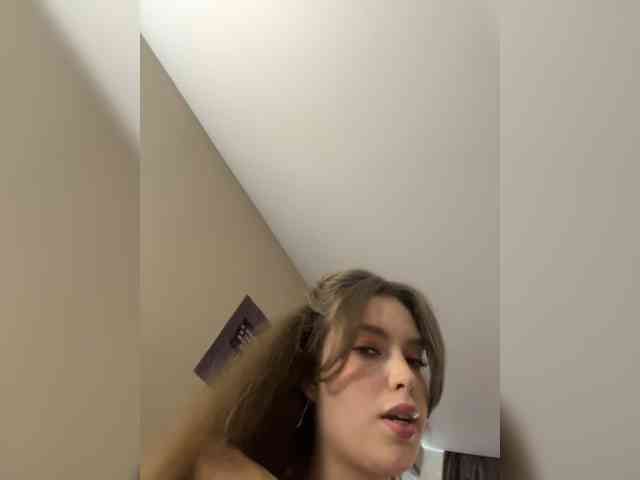 YourLadyyy webcam
