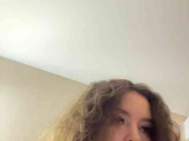 YourLadyyy webcam