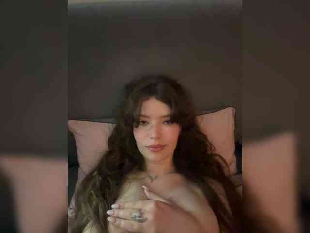 YourLadyyy webcam