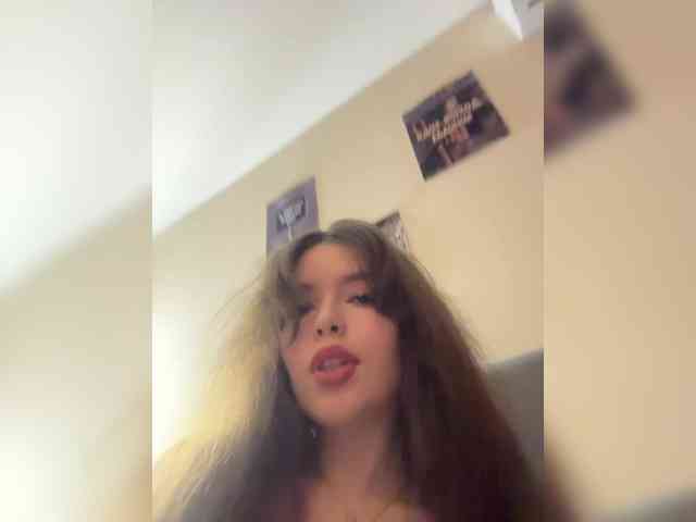 YourLadyyy webcam