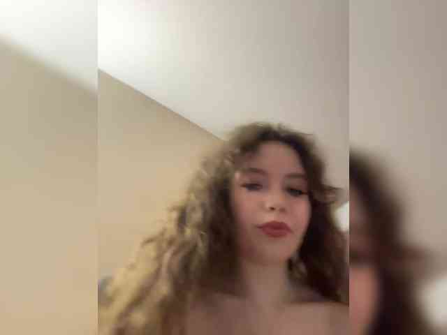 YourLadyyy webcam