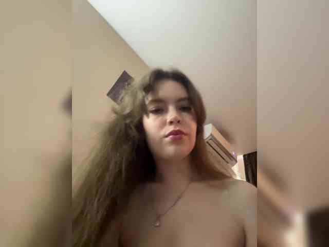 YourLadyyy webcam