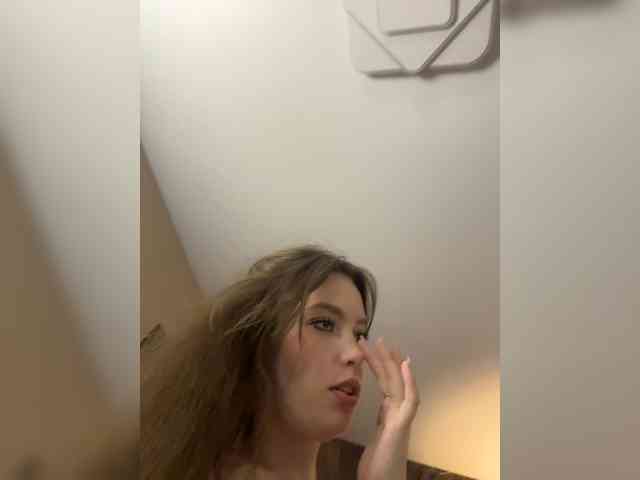 YourLadyyy webcam