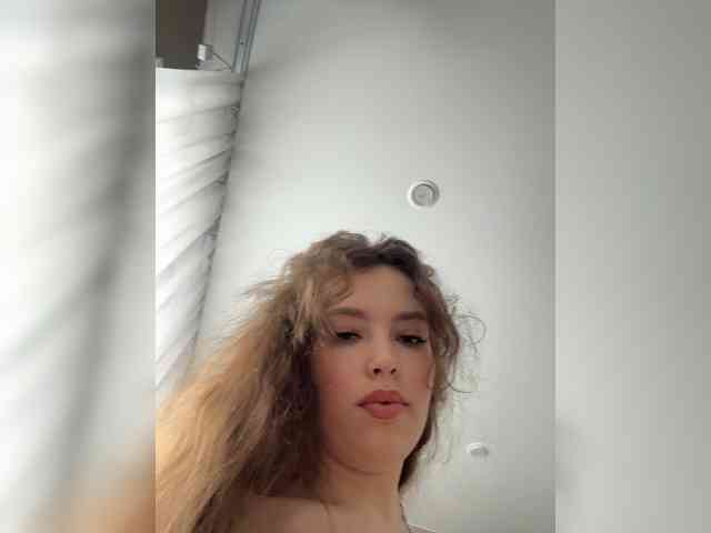 YourLadyyy webcam