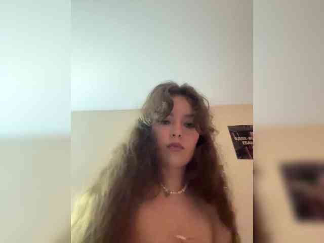 YourLadyyy webcam