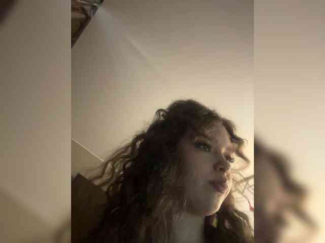 YourLadyyy webcam