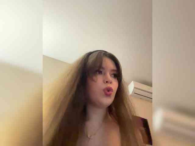 YourLadyyy webcam