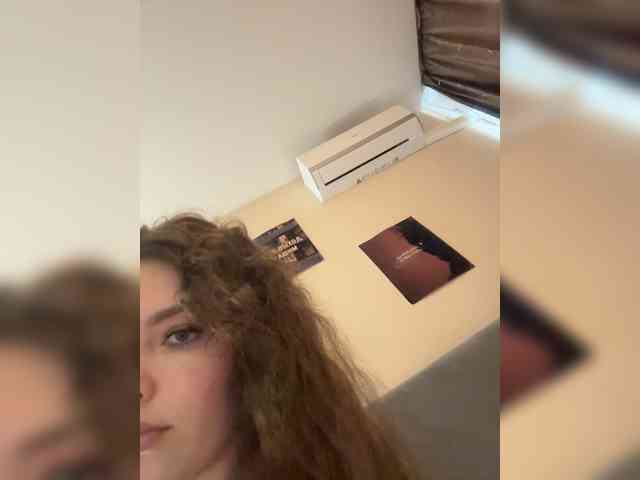 YourLadyyy webcam