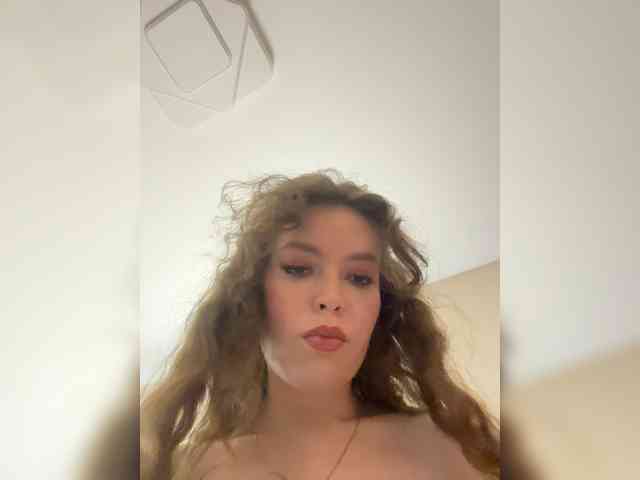 YourLadyyy webcam