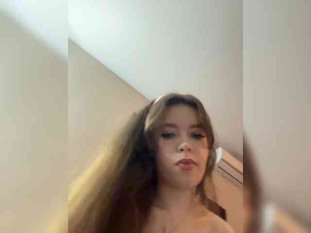 YourLadyyy webcam