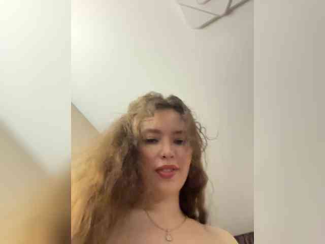 YourLadyyy webcam